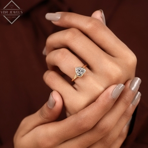 Anillo de Diamantes con Bisel en Forma de Corazón Romántico, Oro Amarillo, Joyería de Compromiso Solitario para Mujer, Regalo de Aniversario de Bodas - Product Image 4