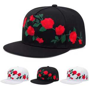 Casquette snapback unisexe noire brodée de fleurs, style streetwear, en coton, motif roses rouges, décontractée, pour le printemps et l'été - Product Image 6