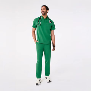 Hauts de tenues médicales personnalisés unisexe style polo, extensibles dans les 4 sens, en tissu tissé Spandex/Polyester, avec détection d'aiguilles - Product Image 1