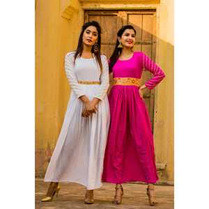 Robe blanche brillante à sequins, éco-responsable, col rond, taille empire, silhouette droite - Product Image 2