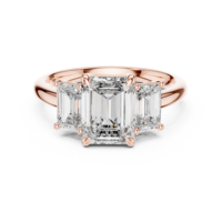 Anillos de Compromiso Sofisticados con Diamantes Cultivados en Laboratorio con Corte Esmeralda, Chapados en Oro, Lujo Sostenible para Novias Éticas, Personalizados y Finos