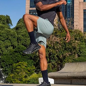Shorts de sport décontractés en toile unie pour hommes, coupe ajustée, respirants, écologiques, fabriqués au Pakistan – Grande Vente - Product Image 2
