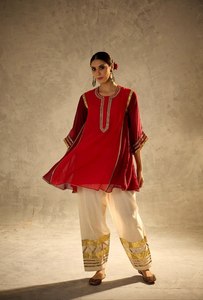 Conjunto de Kurta y Pantalón para Mujer, Premium, Holgado, Tejido Sólido, Mal Chanderi, Transpirable, para Todas las Temporadas, con Encaje Gotta Patti |   Completamente Cosido en India - Product Image 4