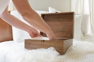Personalized Walnut Eco-Friendly Durable Keepsake Welcome Signs Wedding <b>Memory</b> Jewelry Photo Box Anniversary <b>Gift</b> Bridal Shower - Product Image 2