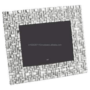 Cadre photo en métal au design artistique pour les espaces créatifs, offrant un style audacieux, une durabilité et une qualité durable aujourd'hui - Product Image 5