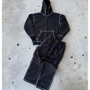 Ensemble de survêtement personnalisé 2 pièces pour homme : sweat à capuche et pantalon de jogging, design noir avec coutures - Product Image 2