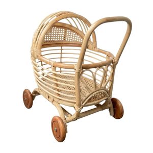 Poussette de poupée de luxe en rotin avec roues en bois, jouet pour enfants, tout-petits et jeux d'imitation en crèche - Product Image 1