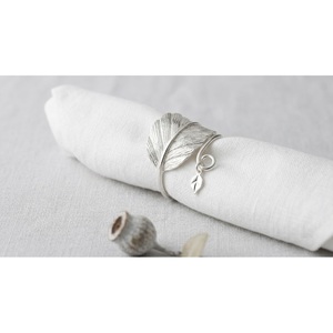 Porte-serviettes en métal inspiré de la nature, motif feuille de Ginkgo, boucle dorée en forme de feuille d'éventail pour les fêtes d'automne, Thanksgiving et Noël - Product Image 2