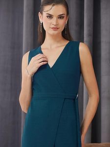 Combinaison longue noire décontractée pour femme, col en V, sans manches, unie, respirante, en polyester, idéale pour l'été - Product Image 2