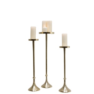 Ensemble de bougeoirs en aluminium plaqué or brillant, élégants, faits à la main, personnalisés, pour la décoration de la maison, du jardin et de Noël - Product Image 1