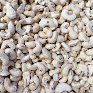 Núcleos de Anacardo SANTIGO Kaju, Nueces de Anacardo SK Caju Badam, Bajo MOQ, Precio Razonable - Product Image 1