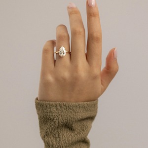 แหวนเพชรทรงลูกแพร์ ทองคำแท้ 14k แหวนหมั้นเพชรประดับเพชรแบบ Halo และ Pave Band รับรองโดย IGI สไตล์ทันสมัย - Product Image 4