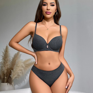 Ensembles de lingerie Victoria pour femmes, soutiens-gorge de yoga sans coutures à dos nageur à maintien moyen et culottes pour adultes - Product Image 4