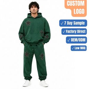 Ensemble de survêtement 2 pièces pour homme, automne, coupe oversize, sweat à capuche et pantalon de jogging, patch étoile et croix, en polaire, décontracté, personnalisable, OEM, fabricant en gros - Product Image 1