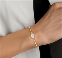 Bracelet chaîne minimaliste en or rose avec diamant de laboratoire taille radiant serti clos, 1,00 carat total