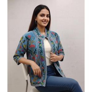 Chaqueta Bordada de Algodón Azul Cielo para Mujer, Estilo Bohemio Étnico con Diseño Floral - Product Image 1