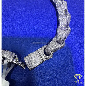 สร้อยข้อมือคิวบันลิงค์หรูหราประดับเพชรโมอิสซาไนต์เต็มเส้น พร้อมเพชร VVS สี D ให้ความรู้สึกเหมือนเพชรแท้ สไตล์ฮิปฮอป สำหรับผู้ชาย - Product Image 4