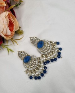Elegantes pendientes colgantes con cuentas de perlas Chandbali y piedra de corte ovalado para mujer, joyería étnica artificial, para festivales y fiestas, venta al por mayor. - Product Image 4