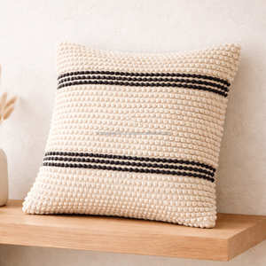 Housse de coussin décorative à rayures noires et blanches, 22 × 22 pouces, housse de coussin bohème en coton avec fines bandes géométriques - Product Image 1