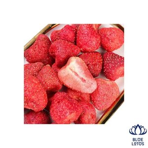 Fraises lyophilisées écologiques de haute qualité, les plus vendues, en tranches entières, riches en vitamine C, collation saine, export. - Product Image 1