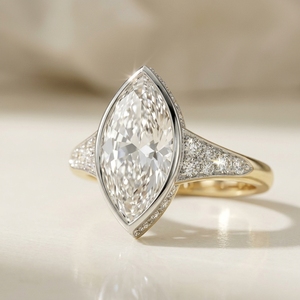 Anillo de mujer con diamante de laboratorio solitario marquise de 1 quilate, certificado IGI, con engaste vintage, oro de 10k bicolor, halo oculto y banda cónica - Product Image 1