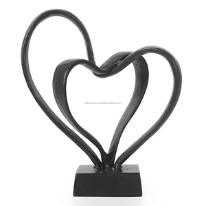 Suministro al por mayor de esculturas de estatuillas de metal hechas a mano únicas, los mejores precios para detalles decorativos de mesa románticos - Product Image 1