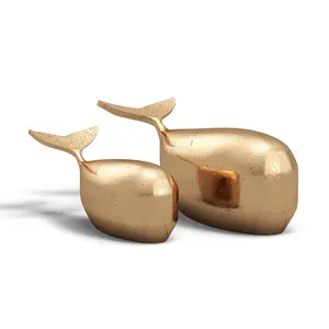 Statue de cerf en aluminium faite à la main, plaquée or antique, art d'intérieur moderne de luxe, figurine exclusive - Product Image 1