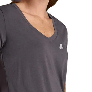 T-shirt à manches courtes pour femme, col en V, couleur unie, logo, vêtement décontracté, coupe classique, tissu jersey 100% polyester, séchage rapide - Product Image 4