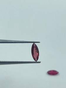 Espinela Natural Roja Facetada Corte Marquesa para Anillos y Joyería de Alta Calidad 0.56 Quilates - Product Image 2