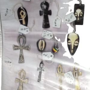 Boucles d'oreilles en bois recyclé faites à la main à la mode en gros avec fil de boucle d'oreille pour les occasions d'anniversaire et les cadeaux - Product Image 3