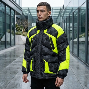 Chaqueta Acolchada de Camuflaje Digital para Hombre, Chaqueta de Invierno Acolchada, Verde Neón, Gris, Negro, con Bolsillos Utilitarios Aislados, Chaqueta para Exteriores - Product Image 2