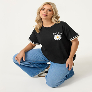 T-shirts amples brodés pour femmes – Broderie marguerite très demandée – Chemises légères et confortables à séchage rapide pour l'été - Product Image 6