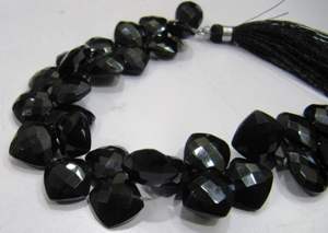 Perles de spinelle noire authentiques, forme briolette, 10-12 mm, perles carrées facettées - Product Image 3