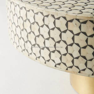 Table basse incrustée d'os de décor à la maison unique et intemporelle pour une élégance élégante - Product Image 3