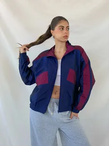 Veste de sport pour femme, coupe racer, color block, bleu marine et rouge, avec fermeture éclair, imperméable, softshell, coupe-vent, en polyester, pour l'automne et les tenues décontractées - Product Image 2