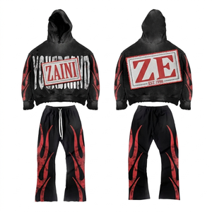 Chándal negro con capucha de forro polar de algodón y poliéster premium de 420 GSM con panel de llama y logotipo de parche de chenilla personalizado para hombre - Product Image 1