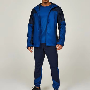 Ensemble deux pièces pour hommes : Survêtement coupe-vent personnalisé avec short et veste, en nylon réfléchissant à fermeture éclair - Product Image 1