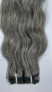 ผมแท้ของมนุษย์อินเดีย เกรด 12A แบบเรมี่ ไม่ผ่านการแปรรูป 100% # ผมต่อแบบเวฟสีเทา 100 กรัม/3.5 ออนซ์ ขายส่งจากผู้ผลิตระดับพรีเมียม - Product Image 5