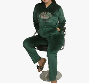 Ensemble de survêtement en velours pour femmes, 2 pièces – Tissu en velours doux de qualité supérieure, coupe confortable et tenue tendance - Product Image 2