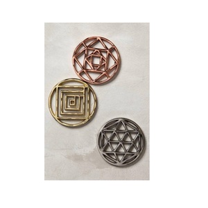 Sous-verres personnalisés en aluminium et laiton de haute qualité, couleur or ivoire, pour tasses à thé ou verres – Approvisionnement direct usine - Product Image 3