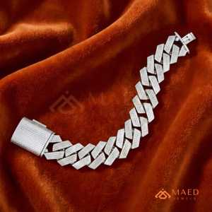 สร้อยข้อมือเงินชุบทองประดับมอยส์ซาไนต์สไตล์ฮิปฮอปสำหรับผู้ชาย - ของขวัญสุดหรูสำหรับใส่ในชีวิตประจำวัน เหมาะสำหรับงานรับปริญญาและงานแต่งงาน - Product Image 1