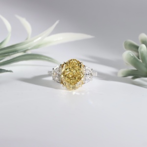 Anillo de compromiso de zafiro amarillo con corte ovalado, diamante cultivado en laboratorio, clásico de tres piedras, banda de boda pavé, joyería fina de lujo para mujer - Product Image 1