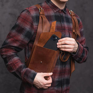 Mochila de Senderismo y Camping para Hombre, de Cuero, con Arnés de Hombro, Bolsa Organizadora para Negocios, Ofrece Transporte Seguro con Dos Bolsillos Laterales - Product Image 3