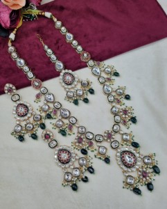 Handcrafted Kundan Pearl Drop <b>Necklace</b> With Matching Earring And Mangtika Brass Base Antique Gold Plated Jewellery Set Wholesale - Product Image 4