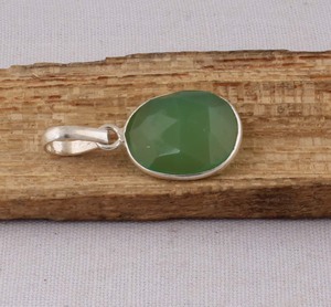 Pendentif en argent sterling 925 avec jade vert, collier en pierre précieuse naturelle, bijoux artisanaux faits à la main, vente en gros, style bohème vintage - Product Image 4