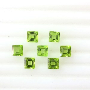 Peridoto verde natural de 5 mm, corte cuadrado, piedra preciosa suelta, peridoto facetado calibrado para la fabricación de joyas, precio al por mayor, a granel. - Product Image 6