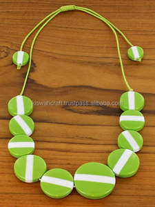 Collar de cadenas de resina de alto pulido hecho a mano personalizado de lujo para mujer patrón Floral moderno de moda para aniversarios - Product Image 6