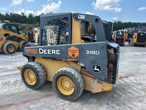 Chargeuse compacte sur pneus 318D, équipement de construction robuste et compact - Product Image 2