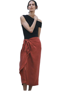 Jupe portefeuille rouge pour femme élégante audacieuse et confortable parfaite pour les fêtes tenues décontractées vacances style chic de tous les jours - Product Image 6