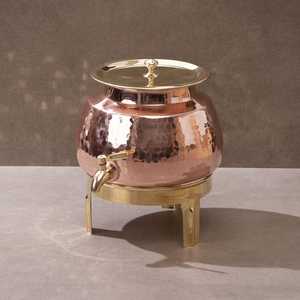 Distributeur d'eau en cuivre Radhe Enterprises avec couvercle et support en laiton, style vintage marron, grande capacité, pour la maison et le bureau, personnalisable - Product Image 1
